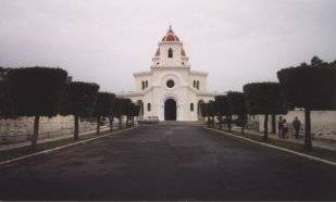 Main entrance of Colon cemetery